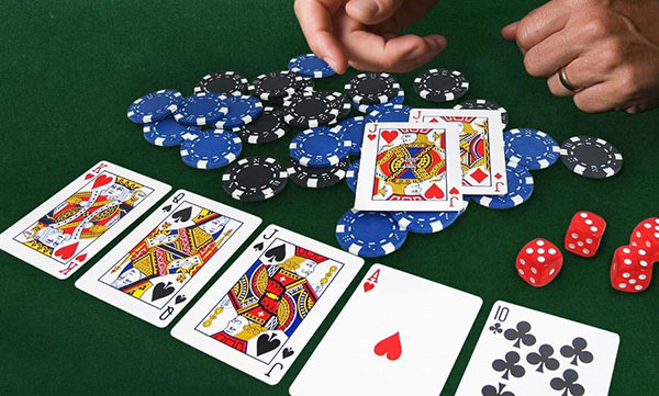 Cách chơi Poker Online chi tiết tại nhà cái THABET