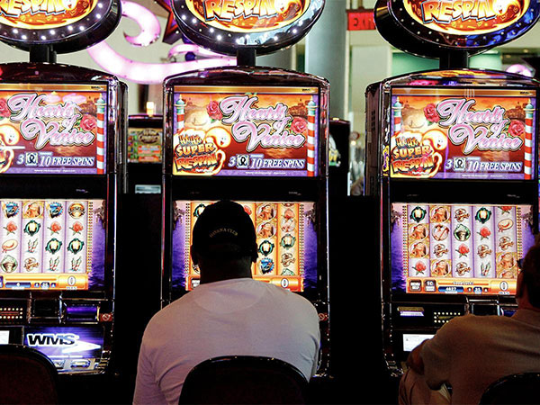 Máy đánh bạc Slot Machine